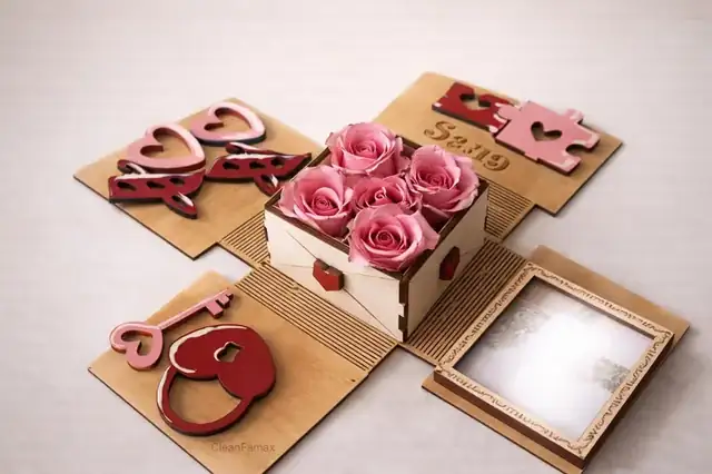 Boîte Surprise Roses Bois - création artisanale CREAFAMAX