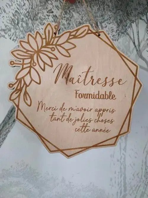Panneau Hexagonal Maitresse Merci Bois - création artisanale CREAFAMAX
