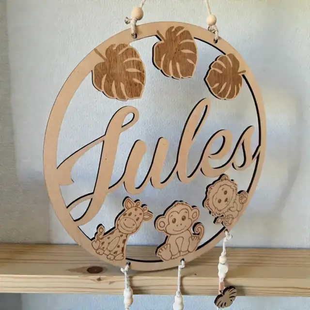 Prénom Jungle Suspendu Jules Bois - création artisanale CREAFAMAX