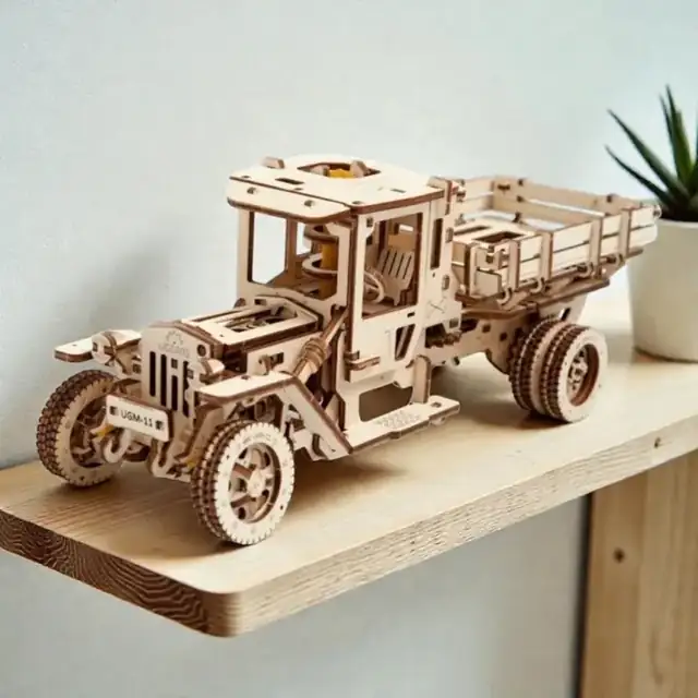 Camion Chantier Bois Maquette - création artisanale CREAFAMAX